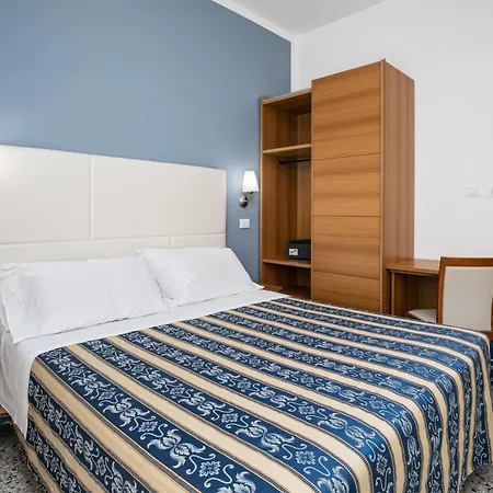 Hotel Bridge 3*