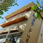 Bridge מלון