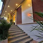 Bridge מלון 3*