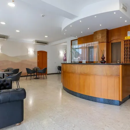 Bridge Hotel 3*